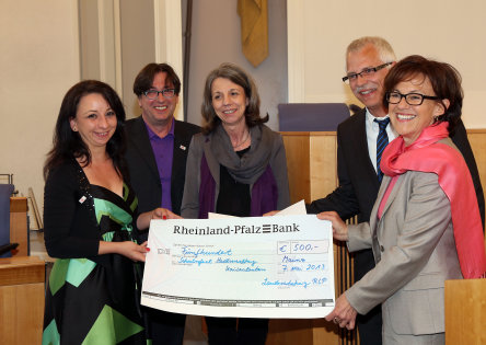 Ministerin Margit Conrad mit den Preisträgern aus Kaiserslautern: Peter Krietemeyer, Gitta Blasius, Rainer Blasius und Louise Glendye © Stadt Kaiserslautern