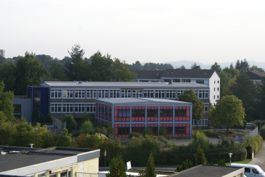 © Fritz-Walter-Schule Schulgebäude aus der Ferne © Fritz-Walter-Schule