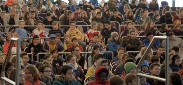 Quelle: Video Aufklärungskampagne der 8COM Infomation Security Schülerinnen und Schüler während der Veranstaltung in einem Hörsaal Quelle: Video Aufklärungskampagne der 8COM Infomation Security