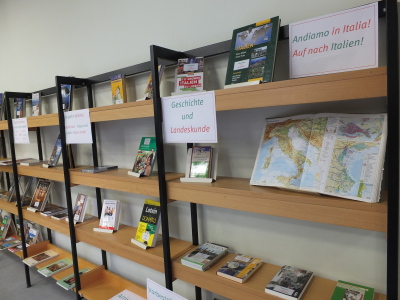 Ausstellung von Büchern als Buchpräsentation zum Thema 