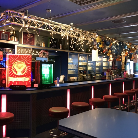 Die lange Theke im 