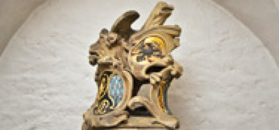 Der schöne Brunnen des Casimirschlosses.