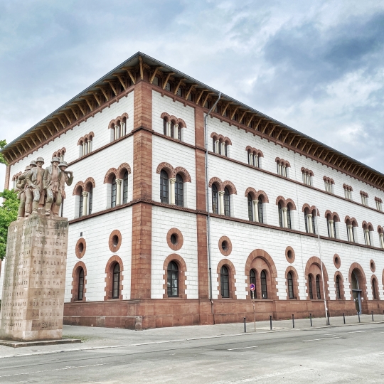 Fruchthalle