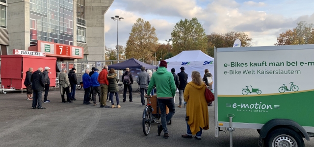 Teilnehmende bei der Bürgerveranstaltung zum Thema Elektromobilität Betzenberg 