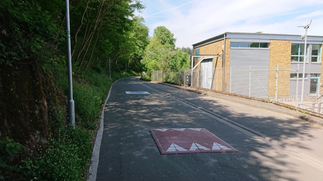 Fahrbahnpoller in der Fahrradstraße Rütschhofstraße © Stadt Kaiserslautern
